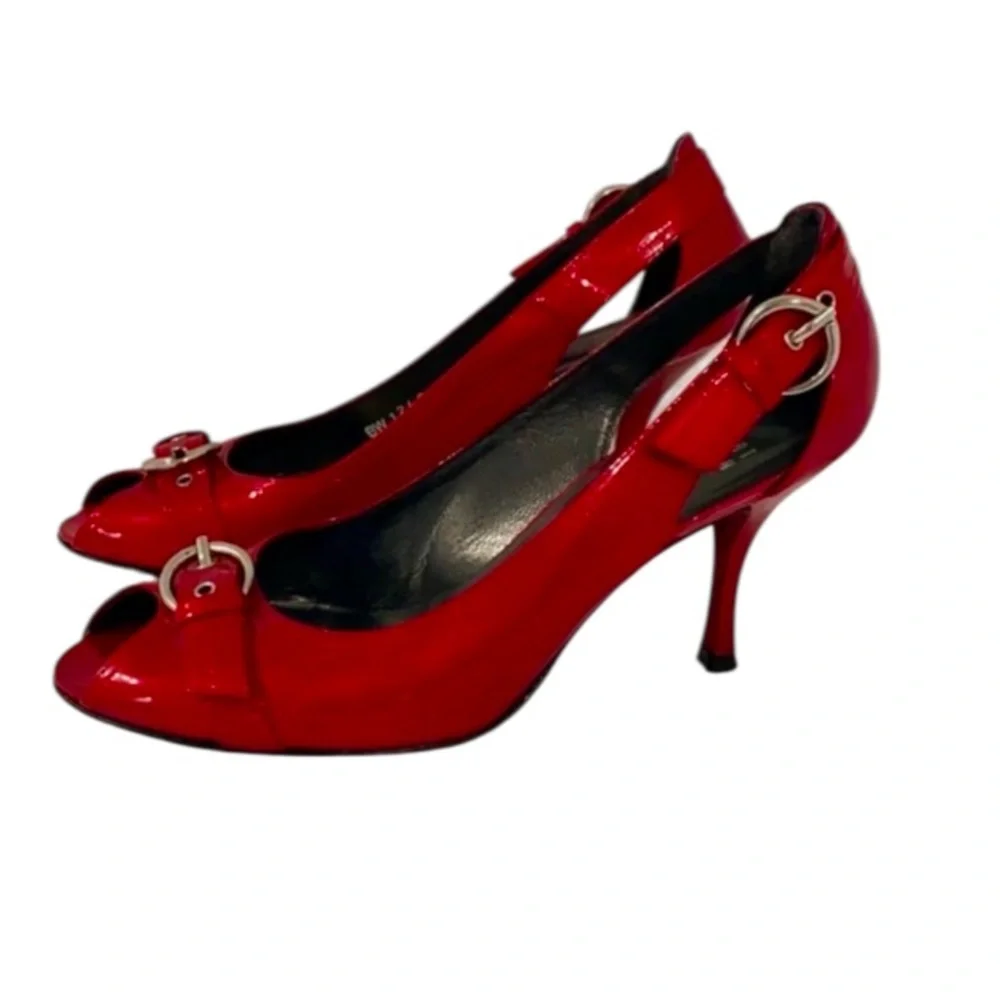 Stuart Weitzman 25 measure